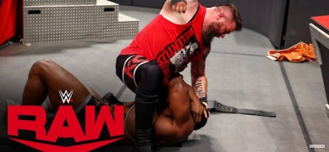 Kevin Owens snaps on Big E after loss to Seth Rollins: Raw, Nov. 8, 2021