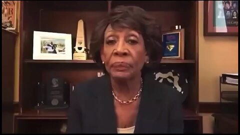 Hypocrite Maxine Waters gets a little of her own medicine. Confronted in restaurant. TGP link below