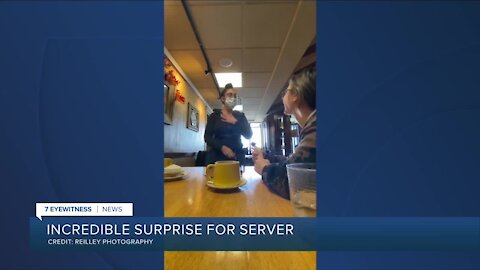 Local photographer surprises restaurant server with $1,000 tip from community