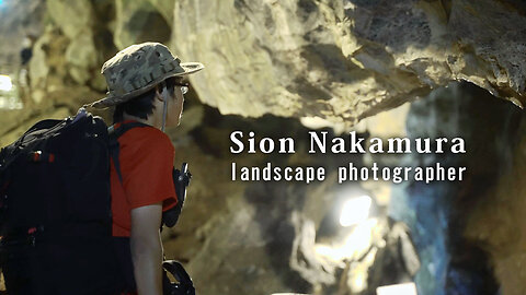 Documentary about a photographer who paints with his camera and challenges himself in a famous limestone cave in Japan.