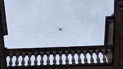 Drone lands on horse guards building #horseguardsparade