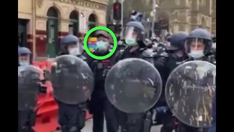 Australia: "C´mon pussies, here we go" before fire a hail rubber bullets at protesters