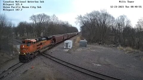 WB CN Empty Grain with BNSF Power at Mills Tower on December 21, 2021 #Steel Highway#