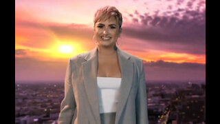 Demi Lovato SLAMS frozen yoghurt brand