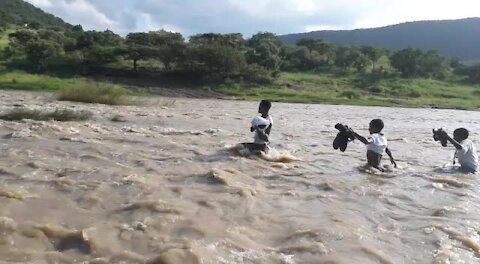 SOUTH AFRICA - Durban - Crossing the Khamanzi River to go to school and back (Videos) (Set 1) (KQj)