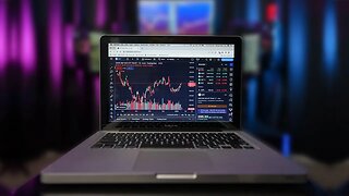 The BEST Day Traders Don't Use Hundreds of Monitors