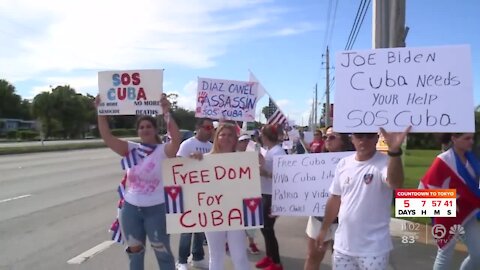 Demonstrators at Port St. Lucie rally call for US intervention