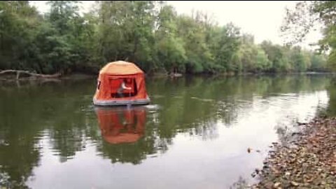 Tämän teltan avulla voit telttailla veden päällä!