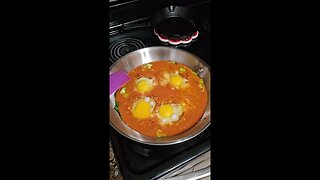 Eggs in Purgatory "Garden Style" 🍳🍅 #eggs #purgatory #poachedegg #tomatosauce #eggrecipe #organic