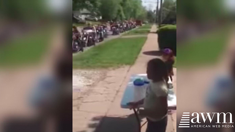 Group Of “Tough” Bikers Overrun Little Girl’s Lemonade Stand, Helps Her Sell Out In Minutes