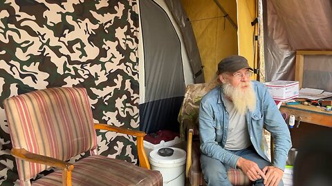 A chat with Moses. A homeless veteran living in Russellville Arkansas.