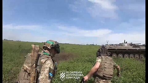 Ukraine combat footage : successful evacuation of a wounded Ukrainian soldier