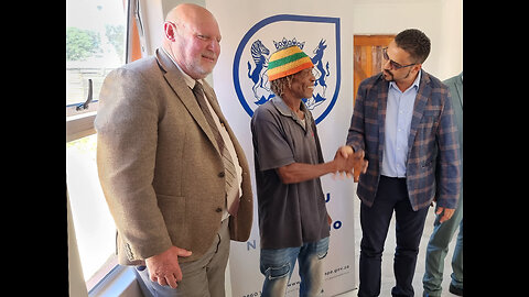 Watch: Provincial MEC, Tertuis Simmers, at Qolweni to handover the last batch of phase 1 houses
