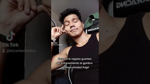 Cuando le Regalas Guantes de Entrenamiento al Gymbro de Masculinidad Frágil 💅