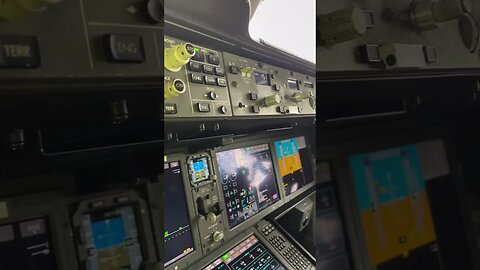 B787 cockpit view ✈️
