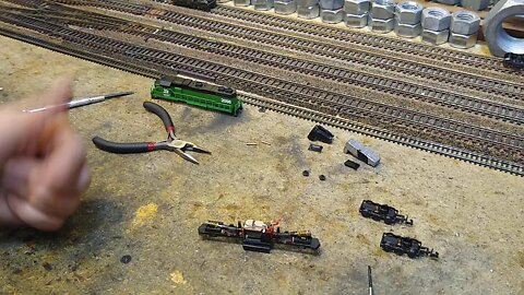 N scale Life-Like 1988 version GP38-2 disassembly part 2