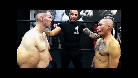 DO WE HAVE SOMETHING LIKETHIS? Fighter with BIG ARMS clashes the Old man | Strange MMA Fight HD