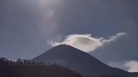 Spectacular footage from the eruption of Reventador volcano in Ecuador on January 6, 2020.