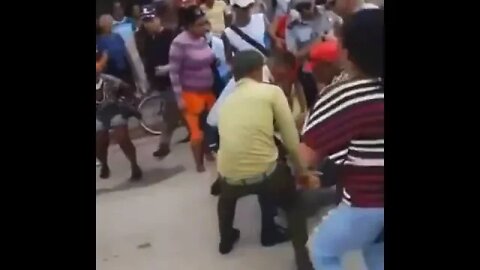 Cuba police brutality vs civilian