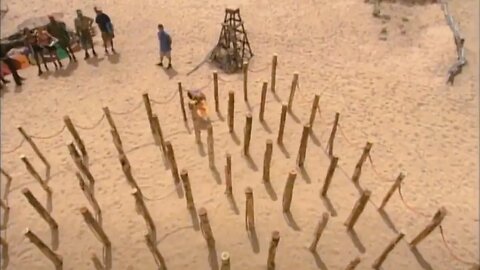 Don't Fence Me In (1 of 2) Immunity Challenge | Survivor: Australian Outback | S0208: Friends?