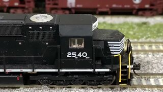 Review: N Scale Athearn SD70 Standard Cab