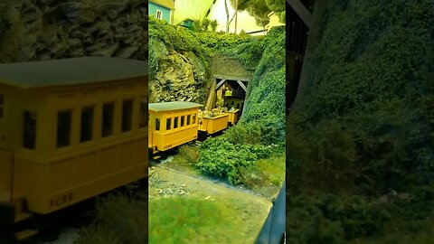 Banana Train Pt 1. Leaving the tunnel. #shorts #on30 #modelrailwaymonday #modelrailroadmonday