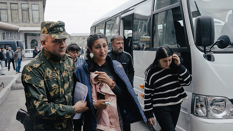 Ethnic Armenians flee Nagorno-Karabakh as Azerbaijan advances