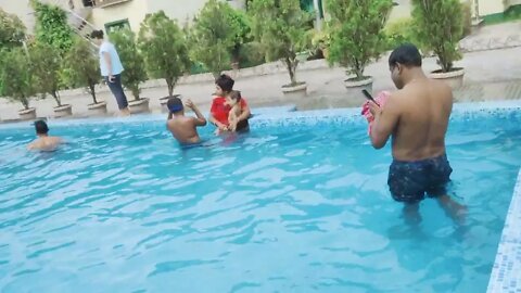 Gorome swimming kore valo laglo