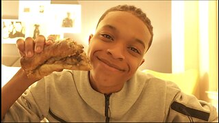 MUKBANG EATING A NEW YORK CHOPPED CHEESE / IN NEW YORK CITY