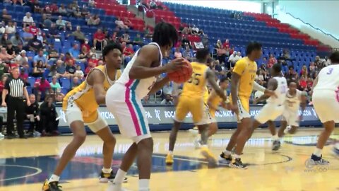 FAU men's basketball extends home win streak