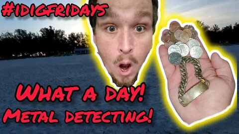 Metal Detecting Beach For Silver & Gold Jewelry • Whats in the Sand • Treasure Hunt • Equinox Detect
