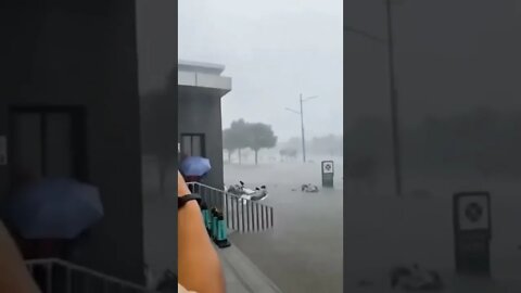 ASI SE LAMENTAN EN CHINA POR FUERTES INUNDACIONES