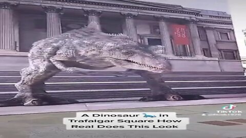 A Dinosaur in Trafalgar square 26 May 2022 #jurassicworld