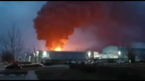 Fire at oil depot in Belgorod Region (Russia) caused by 2 Ukrainian helicopters strike