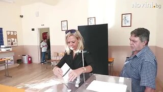 Ивайло Старибратов гласува на местните избори в Пловдив