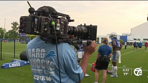 Lions season ticket holders get first look at ‘Hard Knocks’ premiere at Emagine Royal Oak