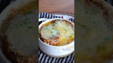 the best soup there ever was 🧅🧀🥖🧈 #frenchonionsoup #comfortfood #recipe