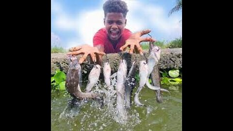 Unbelievable Technique Finger Hook Trap Fishing With Small Fish & Catching Lots Of Big Fish