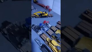 The Heavy Equipment Yard and Truck Stop Diecast 1/64 Diorama DCP by First Gear Update