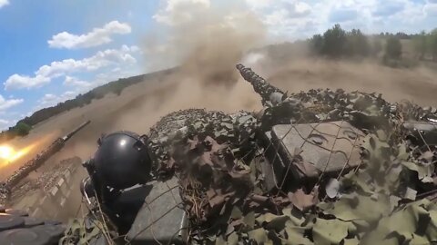LPR Tank Crews Of The 2nd Army Corps Hammering Ukrainian Militants Positions💥