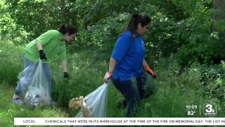 Volunteers hold clean-up event at Standing Bear Lake