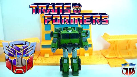 Toy Review Transformers Legacy Bulkhead and Generation Wreck Gar from the comicbook store