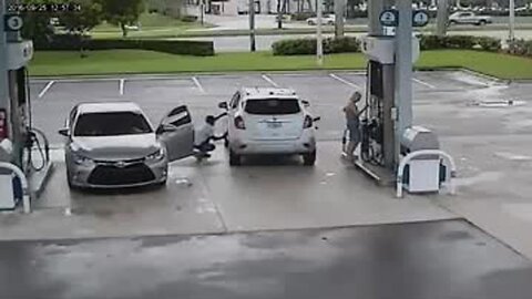 People Stealing Purses at the Gas Pumps
