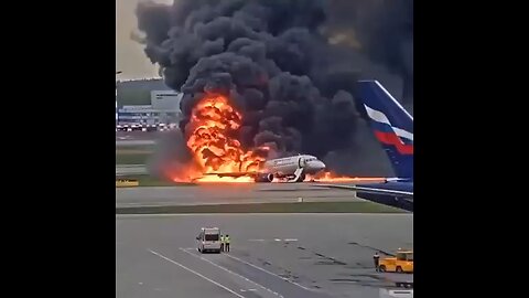 The airplane crashes and catches fire 🔥🙀
