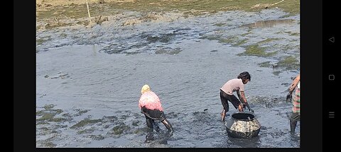 Amazing fishing of little girl