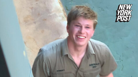 Robert Irwin reacts to woman asking for his number, reveals if he's dating
