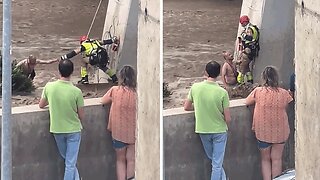 Brave firefighter saves man's life from a severe flooding in Spain