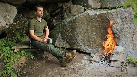 Bushcraft Camping in the Cave, Catch and Cook, Smoked Fish and Roasted Catfish, Rose Hip Tea