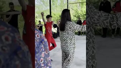 Вот это лезгинка ! Молодежь классно танцуют Чеченская лезгинка 2022