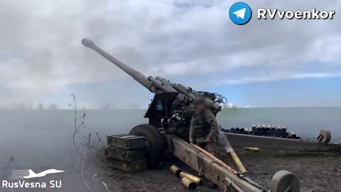 Salvo of 152-mm howitzers "Msta-B" at enemy targets